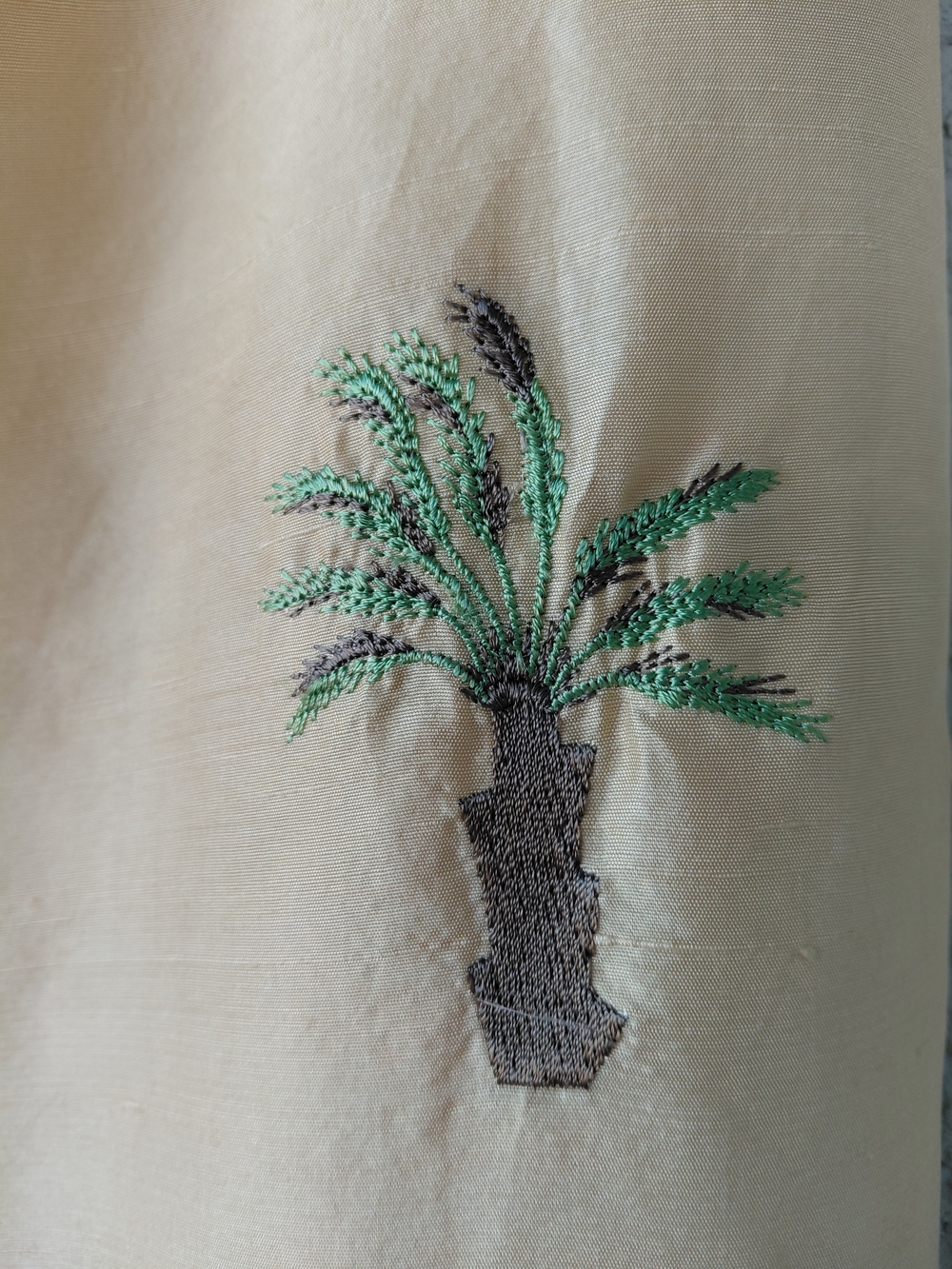 S.L.B. Woman 100% Silk Capri Pants Size 18 Yellow Palm Tree Embroidered Resort - Picture 4 of 8